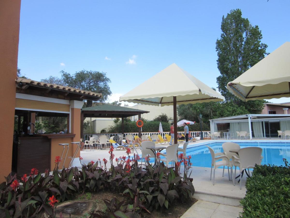 Pantheon Hall Hotel Mesongi Exterior photo
